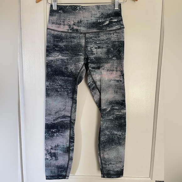 Lululemon Wunder Under Leggings - Size 6 - Picture 3 of 3